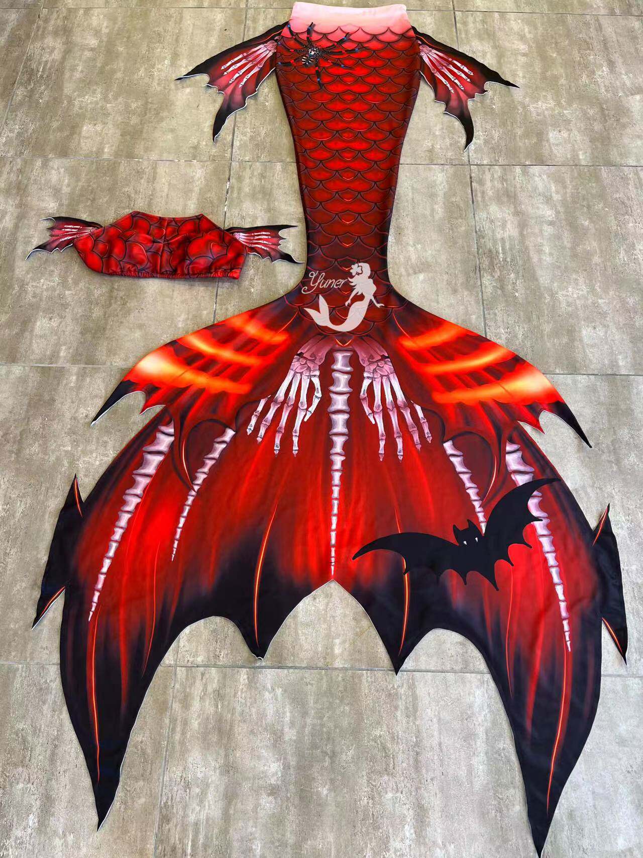 Aquarium & Marine Science Center - Original Male And Female Mermaid Fish