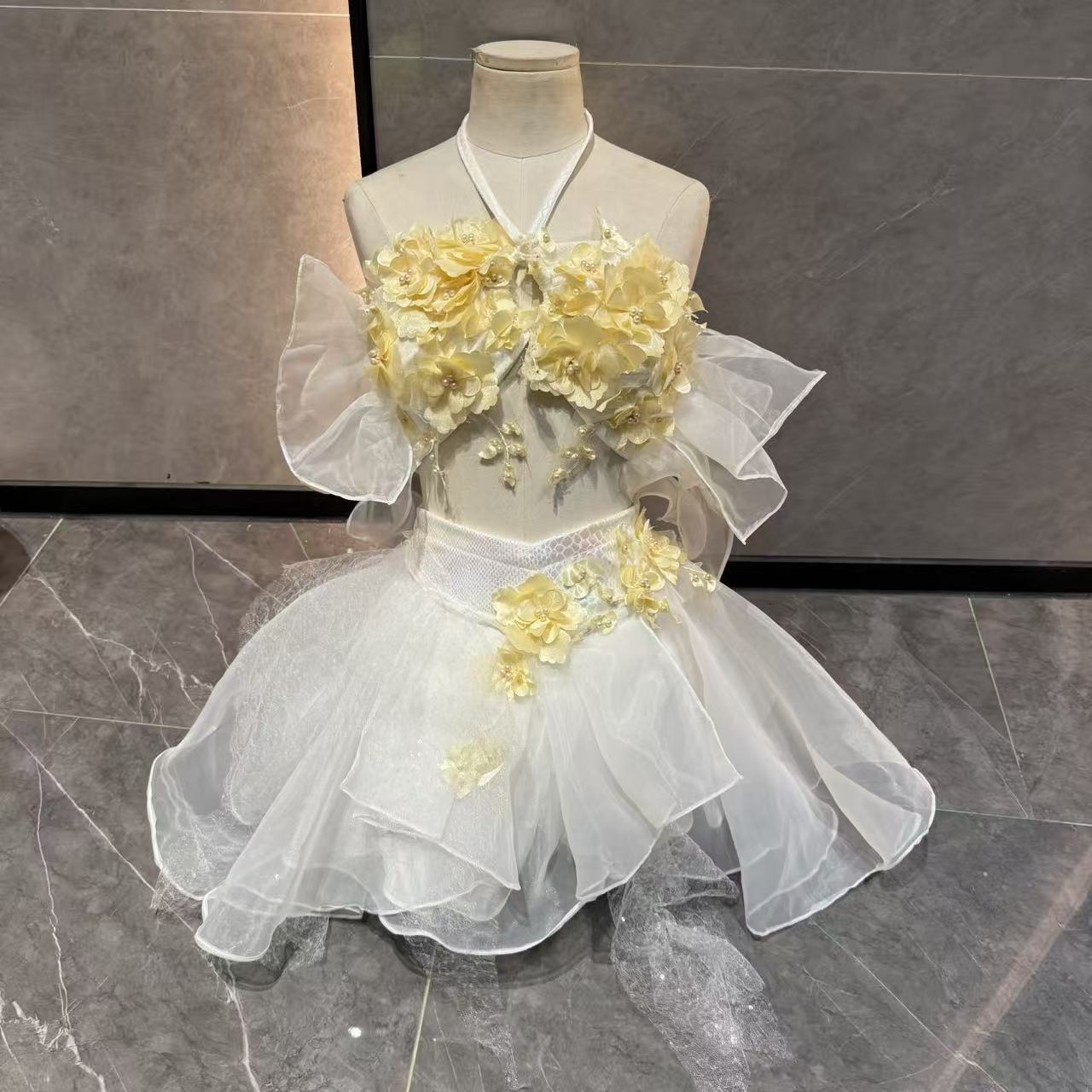 Aquarium & Marine Science Center - Anime cosplay shooting costume mermaid water